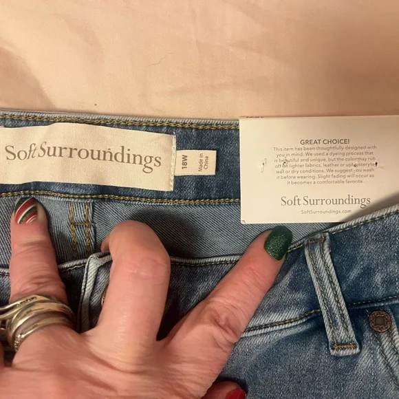 Woman’s Soft Surroundings ultimate denim slim leg crop jeans light wash 18W NWT - Picture 8 of 8